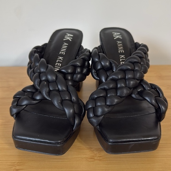Anne Klein black braided sandals size 6 - Picture 2 of 7